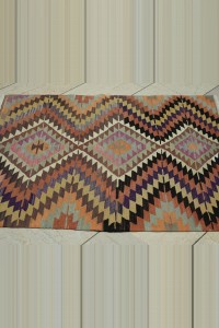 3.5x5 Small Size Turkish Kilim Rug. 106,120 - Turkish Kilim Rug $i