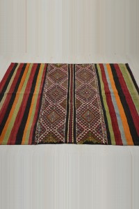 4x6 Embroidered Sivas Cuval Kilim Rug 130,167 - Turkish Kilim Rug  $i