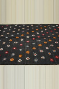 6.5x9 Embroidered Goat Hair Kilim Rug. 195,282 - Goat Hair Rug $i