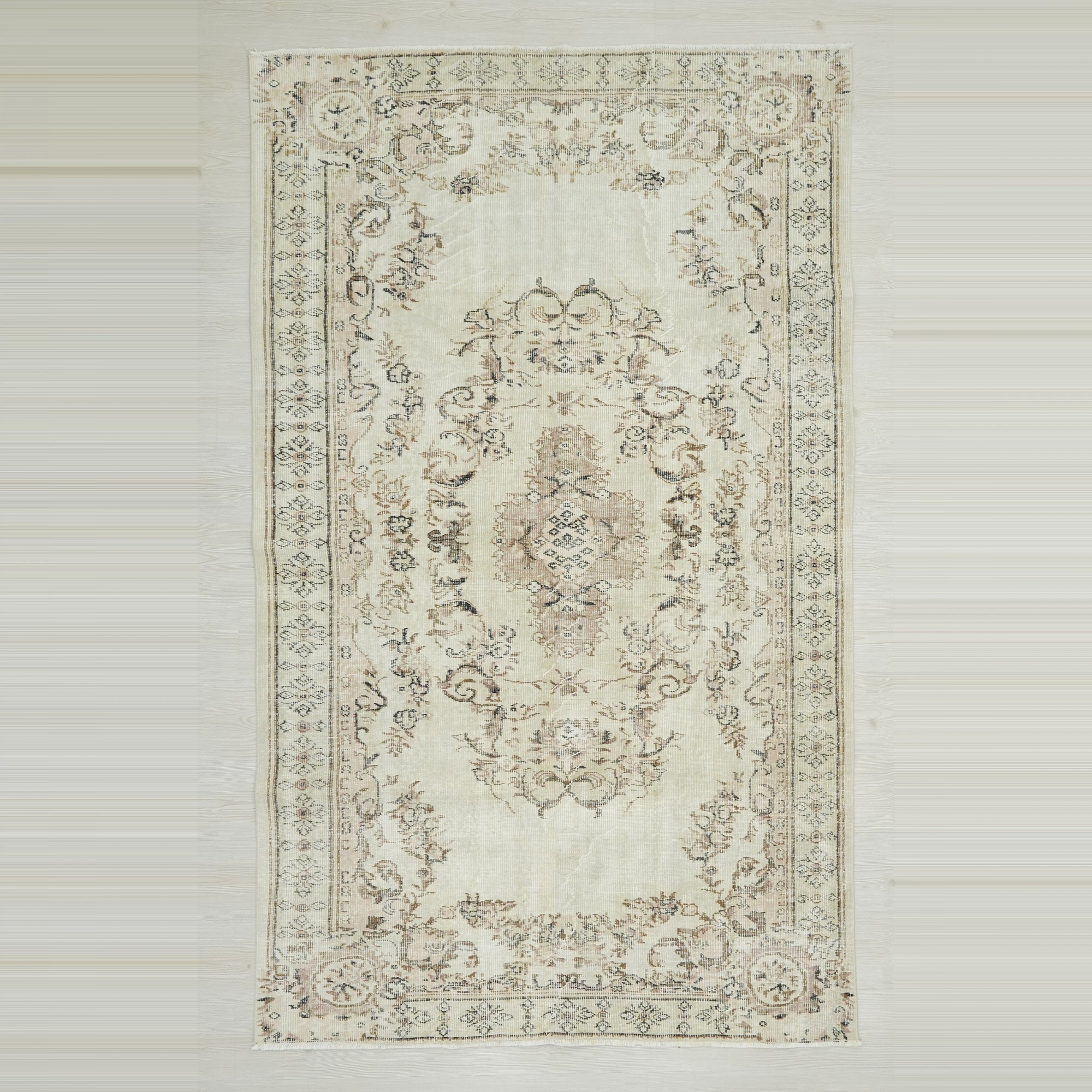 Beige Oushak Rug 5x8 153,247 - Oushak Rug
