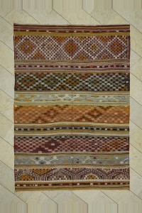 Turkish Kilim Rug Colourful Embrodiery Turkish Kilim Rug 6x9 Feet 188,269