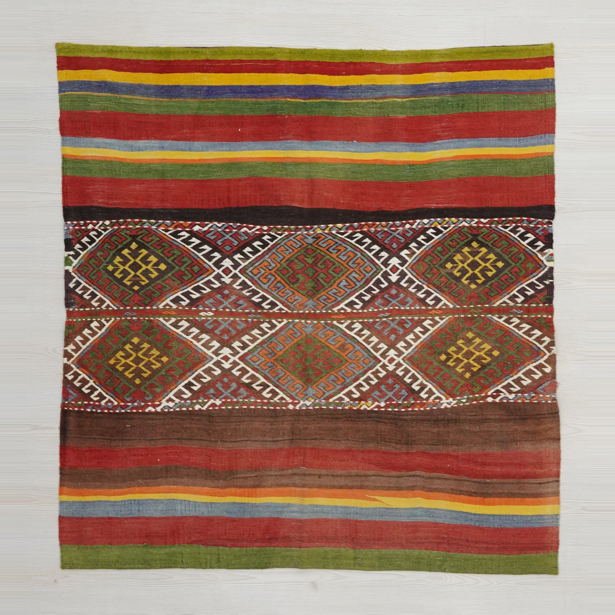 Embroidered Sivas Kilim Rug 4x5 Feet  130,137 - Turkish Kilim Rug