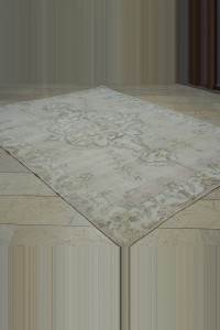 Turkish Vintage Rug 7x9 Feet 198,267 - Oushak Rug $i