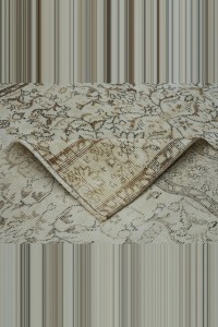 Vintage Turkish Area Rug 5x6 Feet 154,193 - Oushak Rug $i